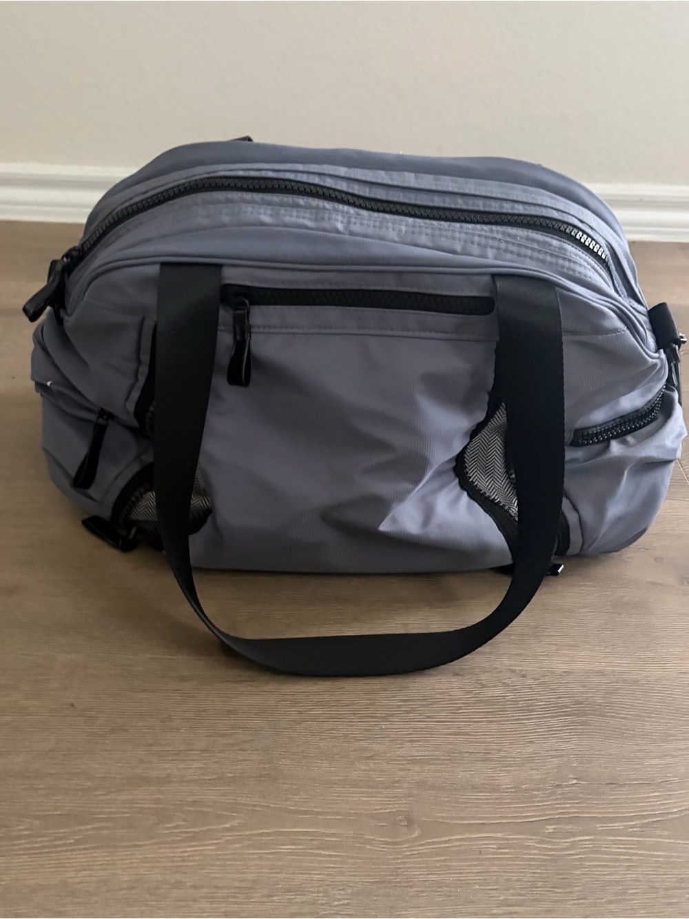 Gray Men’s Duffel Bag - Reliable Travel Weekender